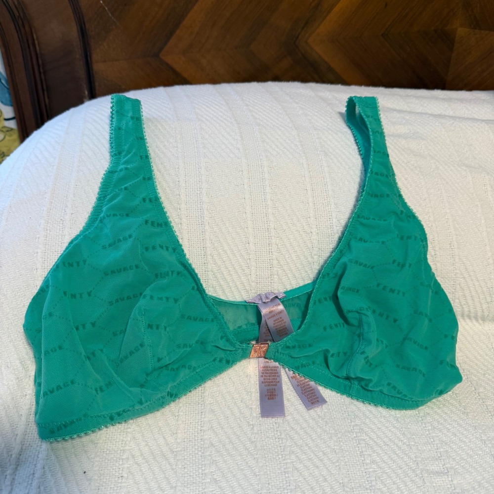 Savage X Fenty Green Lace bra bralette XL lingerie top gold front clasp logo